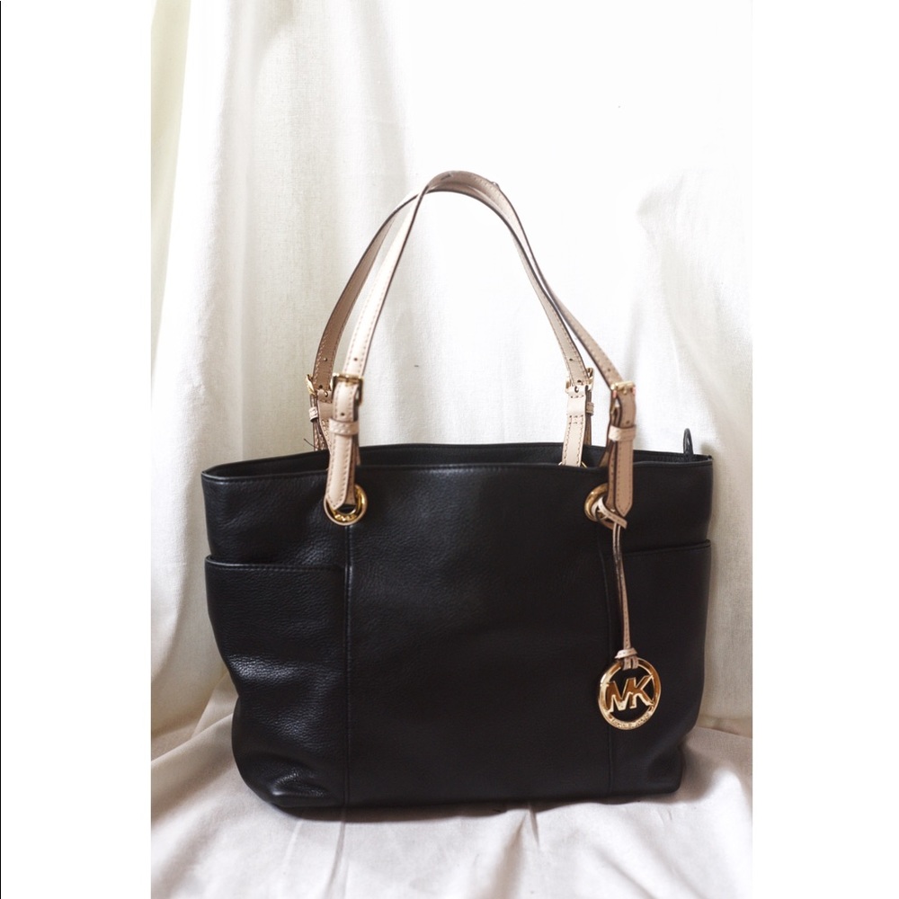 MICHAEL Michael Kors Black Leather Shoulder Bag